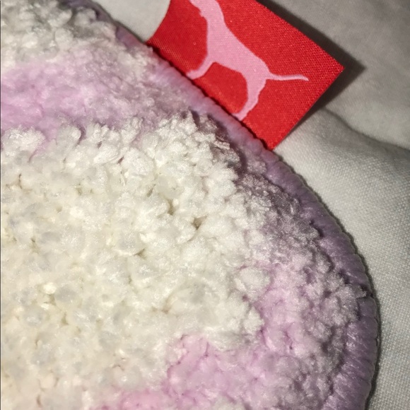 ❣️❣️NWT HOLIDAY 2020 BATHMAT❣️❣️ - Picture 2 of 5